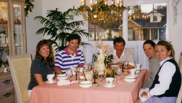 1997-Thanksgiving- Lori+Eric Bell, Don(Pete) Bell, Nick+Julie Bell