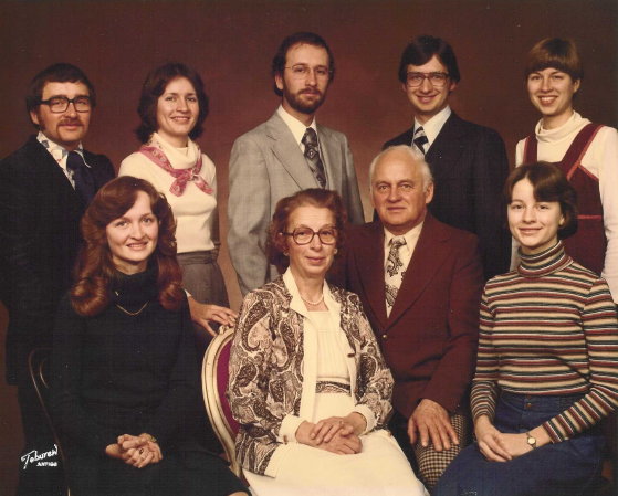 040 Orrin+Charlotte Heinrich Family-1978- B-Mike,Mary,John,Joe,Dort -- F-Lucy,Charlotte,Orrin,Deb