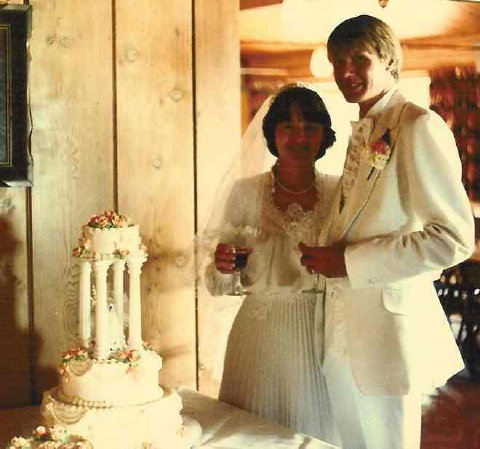 210 Wedding of Deb (Heinrich) and Gary Scharping - May 30, 1980 - with cake