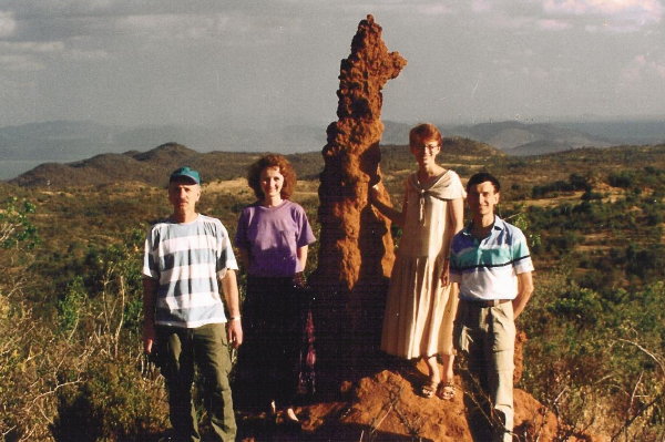 385 Kenya, 1995 - John, Lucy, Deb, Joe