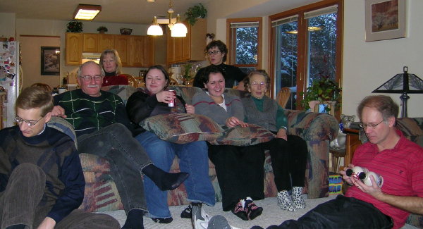 470 Joe, Mike, Pam, Kari, Amy, Joan, Charlotte, Bruce, Xmas 2004