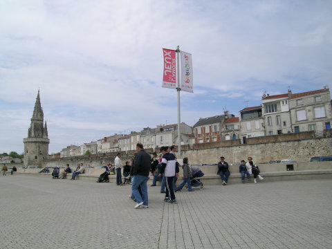 DSCN6789 Lantern Tower and part of remparts, La Rochelle