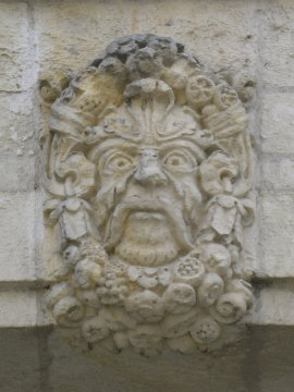 DSCN6802 Face carving, La Rochelle