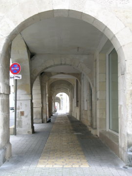 DSCN6826 Covered galleries, La Rochelle