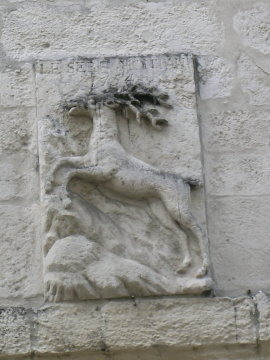 DSCN6835 Carving of a deer, La Rochelle