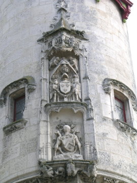 DSCN6870 Carvings, on Hotel de Ville (city hall), La Rochelle