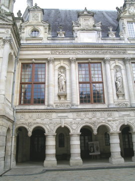 DSCN6885 Courtyard, Hotel de Ville (city hall), La Rochelle