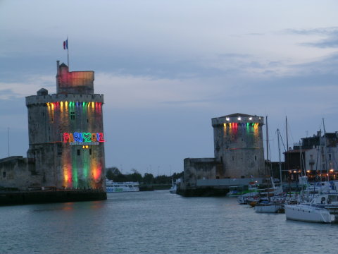 DSCN6972a St Nicolas Tower and Tower of the Chain, La Rochelle