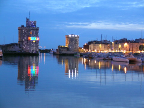 DSCN7168 Old port at night, La Rochelle