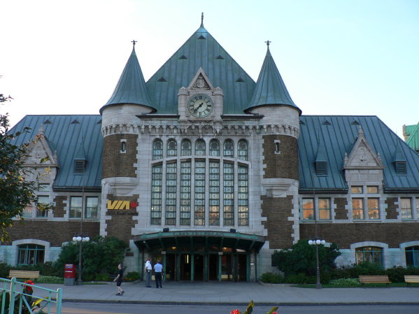 P1080754 Train station, Quebec