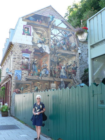 P1080764 Mary Ann by wall mural, lower town, Quebec