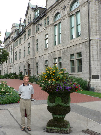 P1080779 Joe by flowers, upper town, Quebec