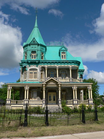 P1080860 Interesting house north of Quebec City