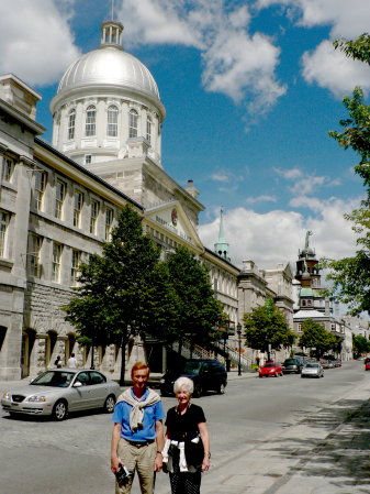 P1090061 (16) Joe and Mary Ann, near Marche Bonsecours, old town, Montreal